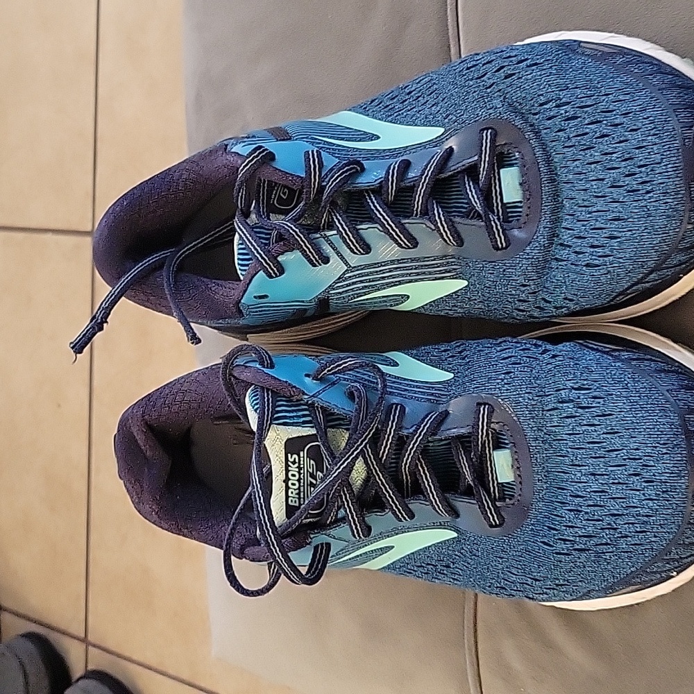 Brooks Adrenaline GTS 18 size 10 wide